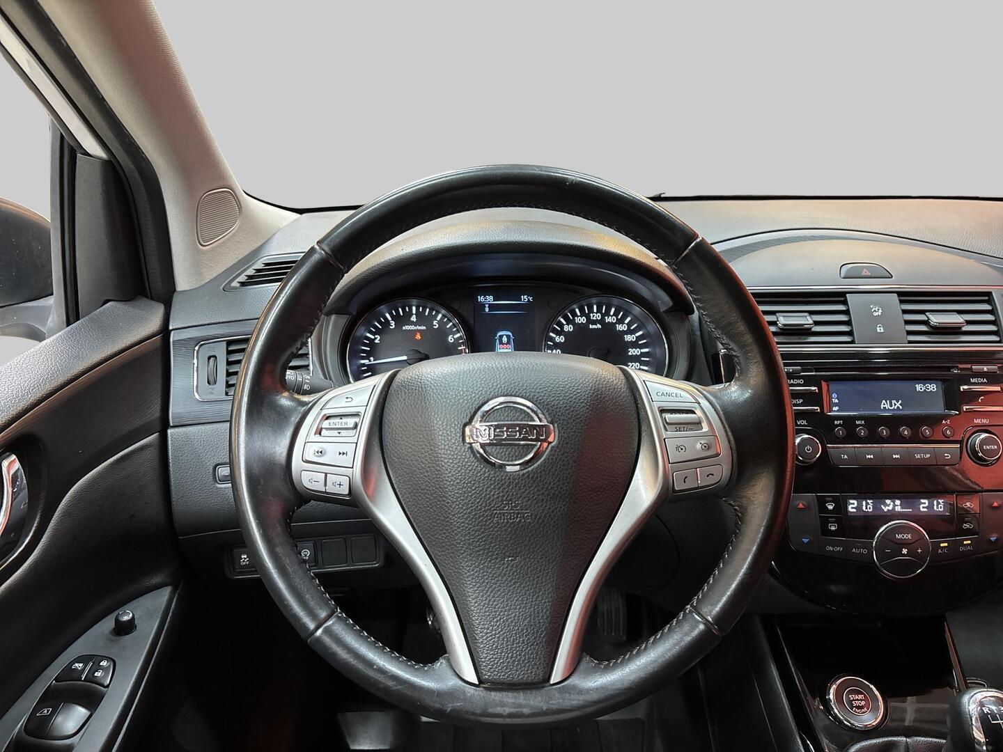 NISSAN Pulsar 2015