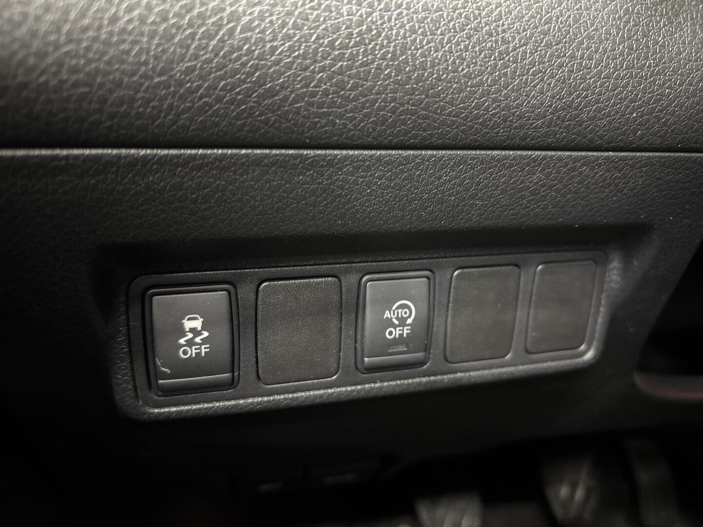 NISSAN Pulsar 2015