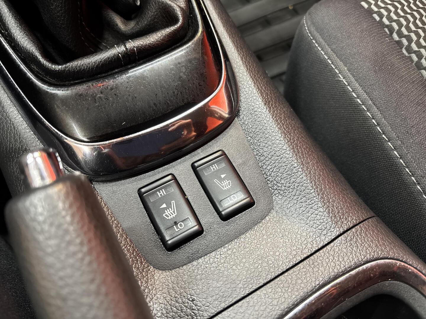 NISSAN Pulsar 2015