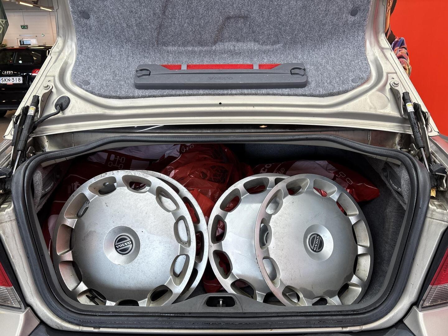 VOLVO S60 2002