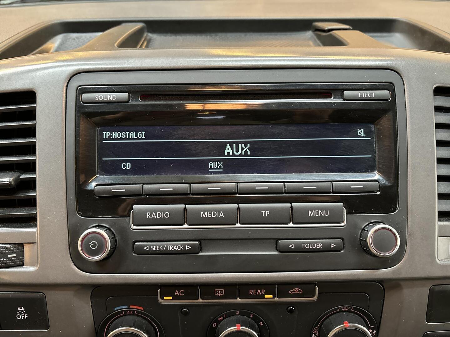 VOLKSWAGEN Caravelle 2012