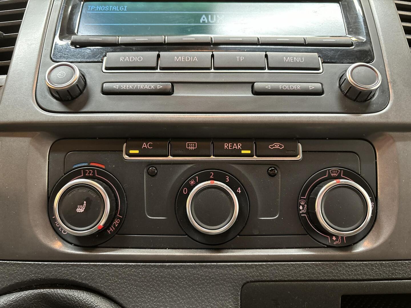 VOLKSWAGEN Caravelle 2012