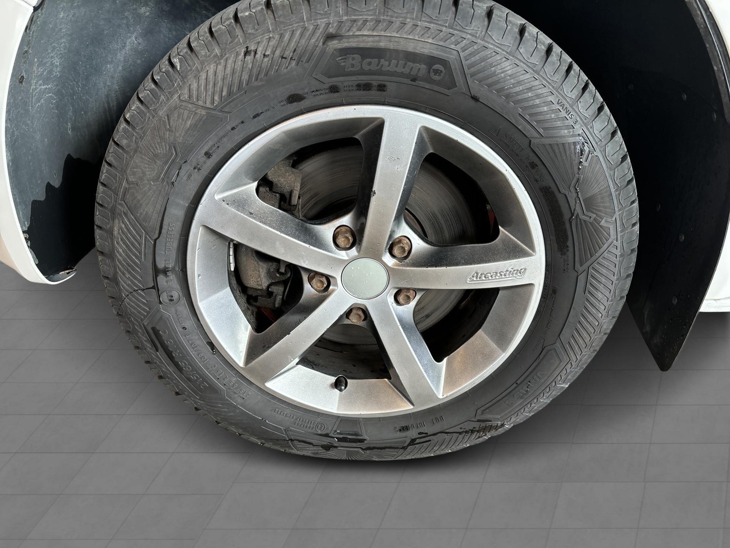 VOLKSWAGEN Caravelle 2012