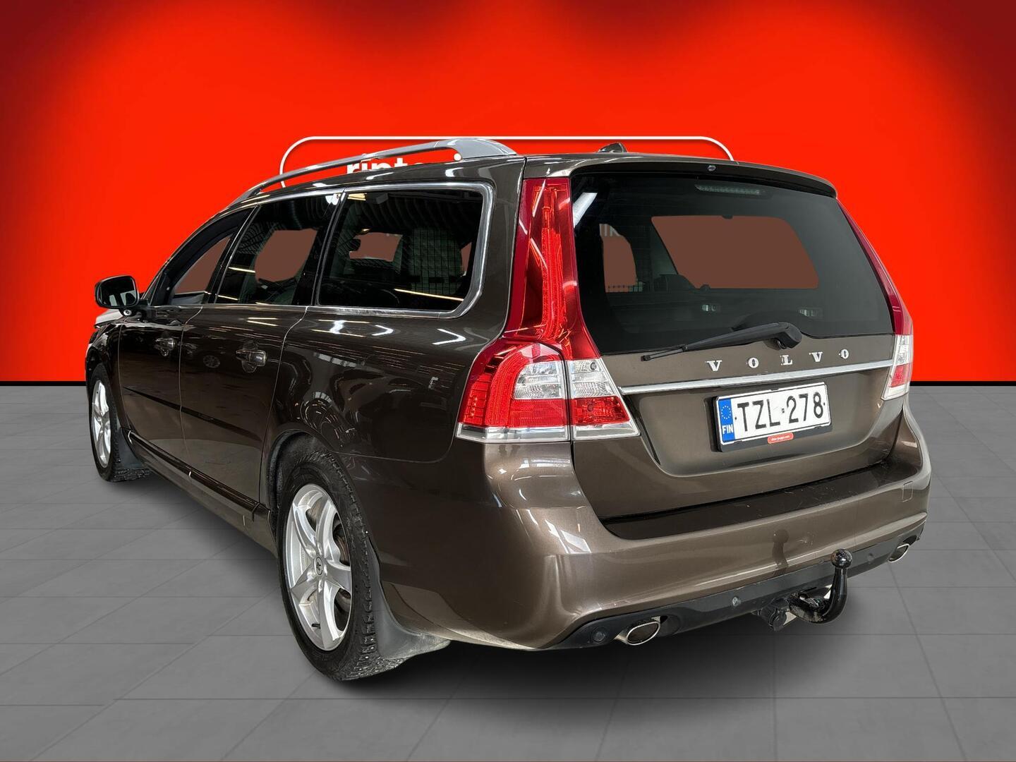 VOLVO V70 2014