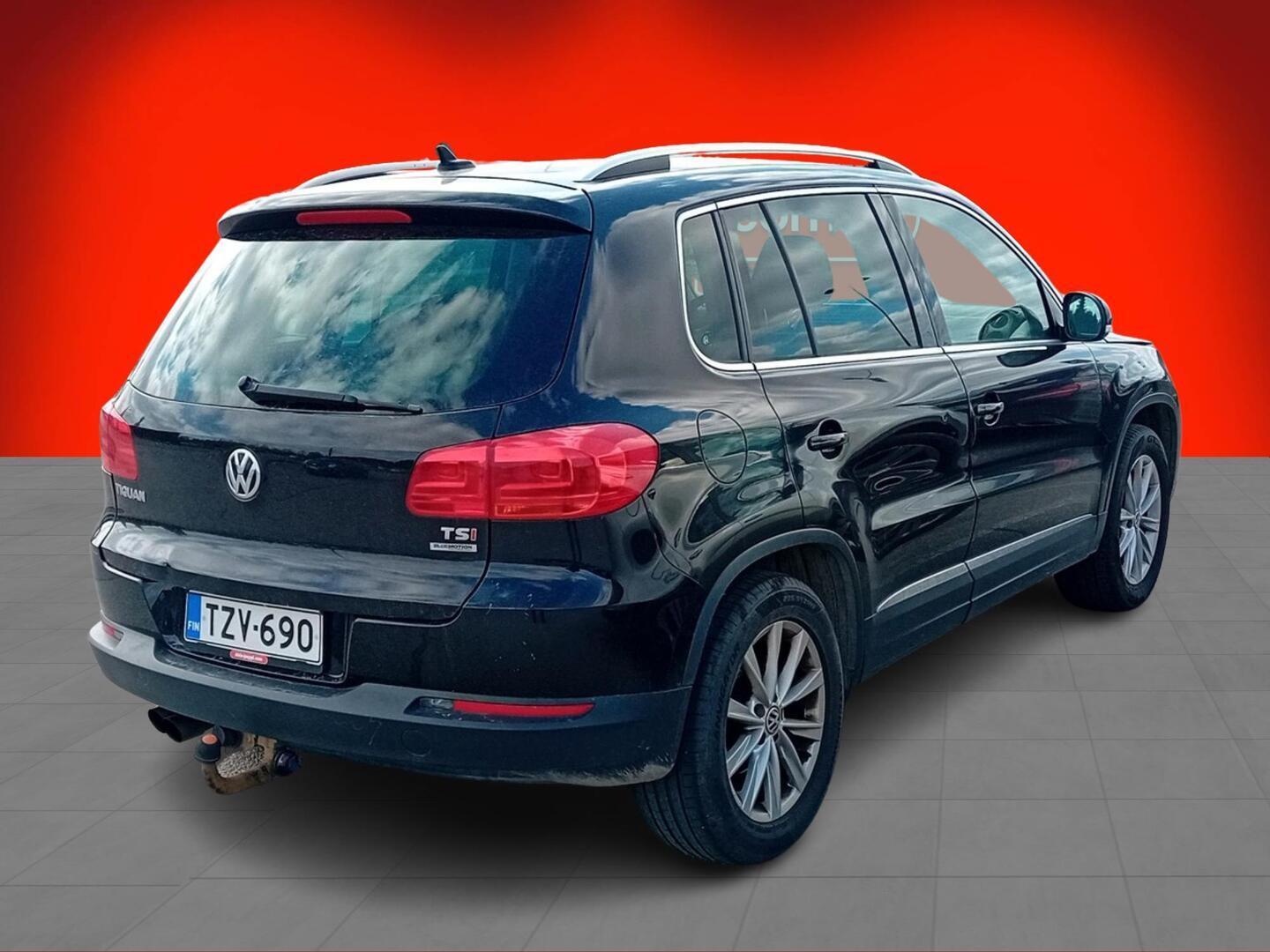 VOLKSWAGEN Tiguan 2012