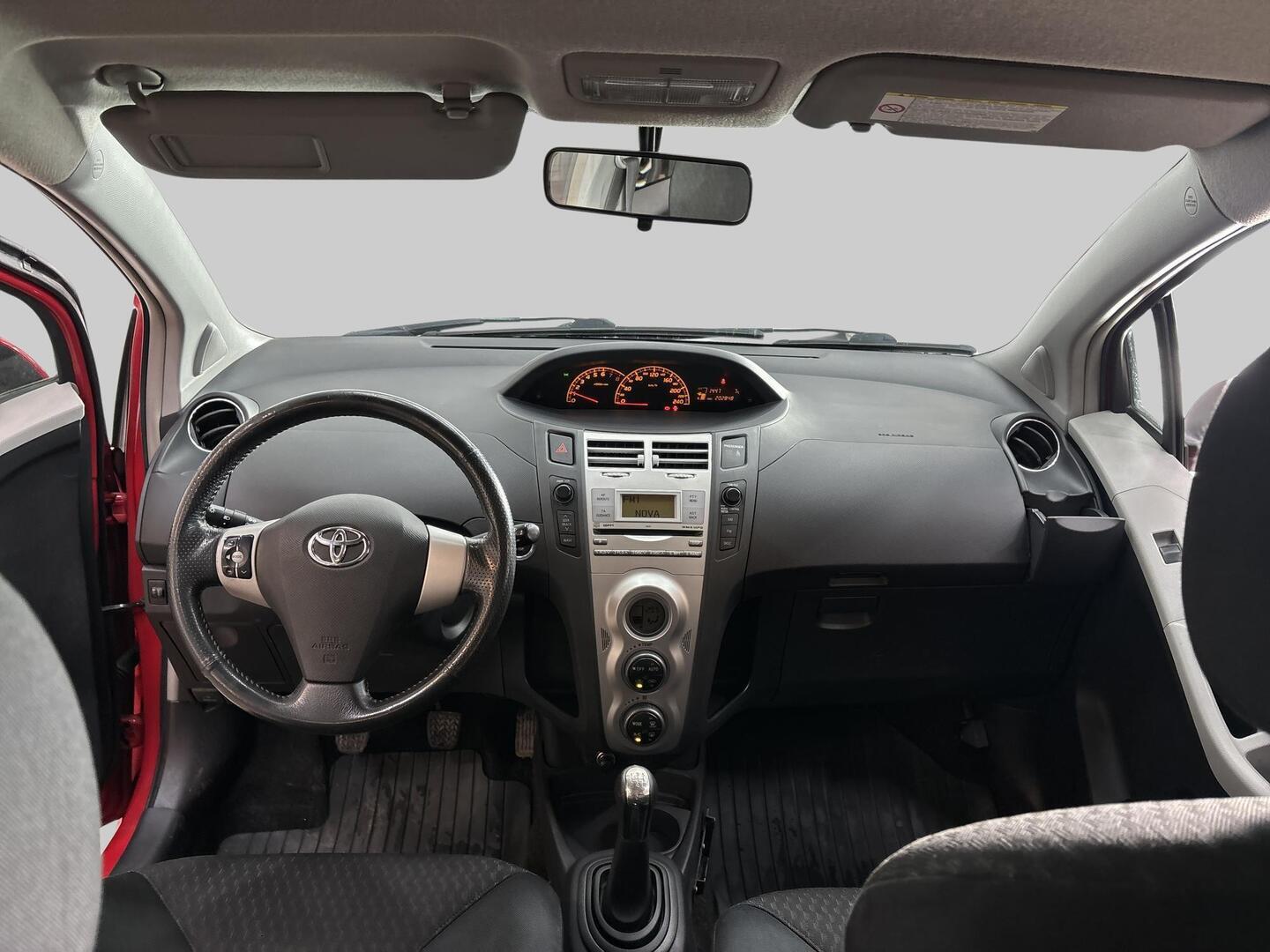 TOYOTA Yaris 2007