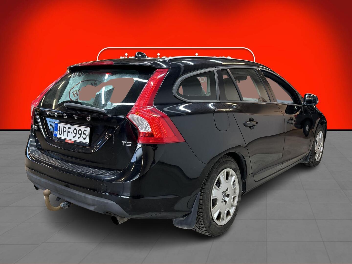 VOLVO V60 2011