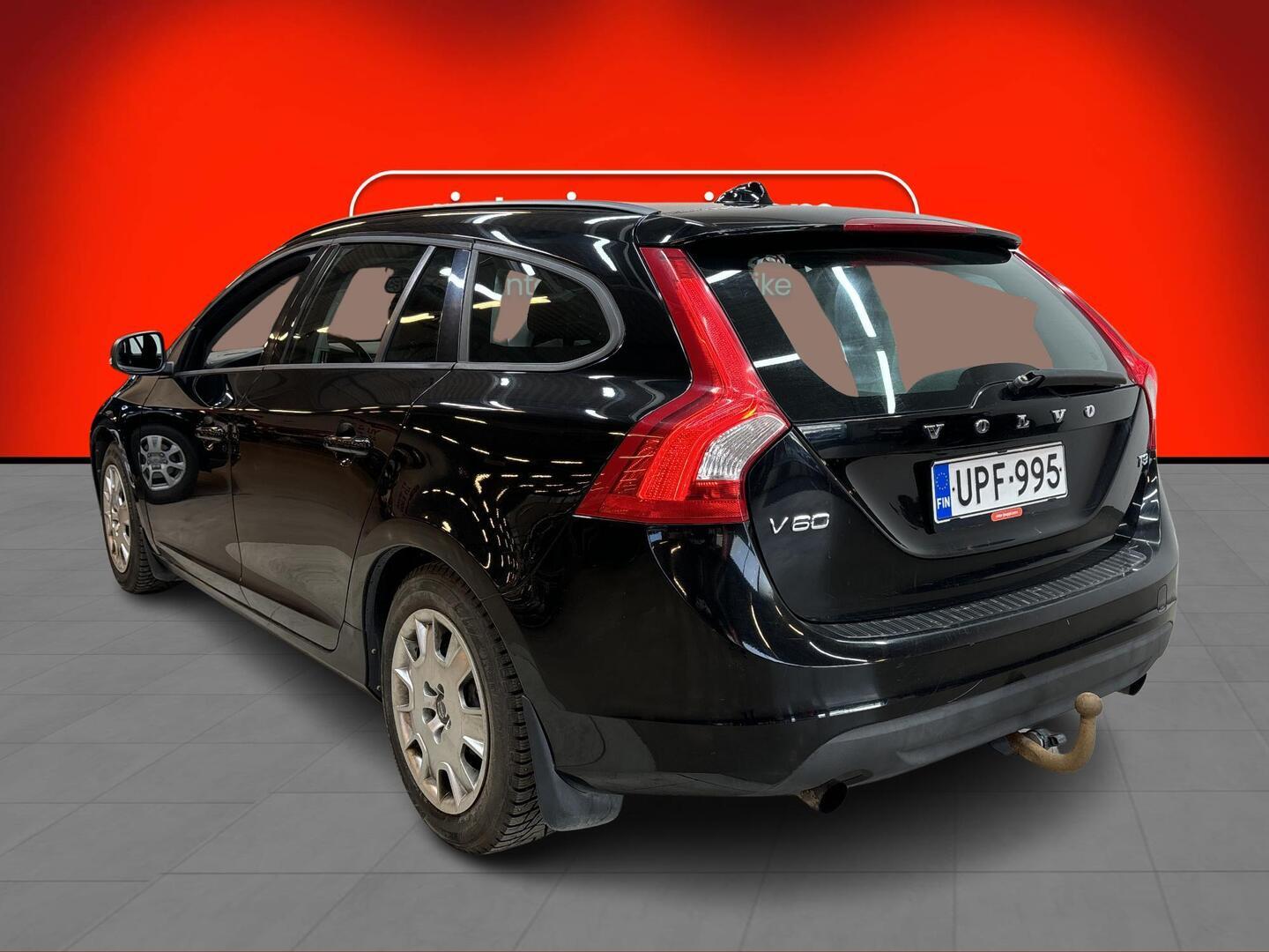 VOLVO V60 2011