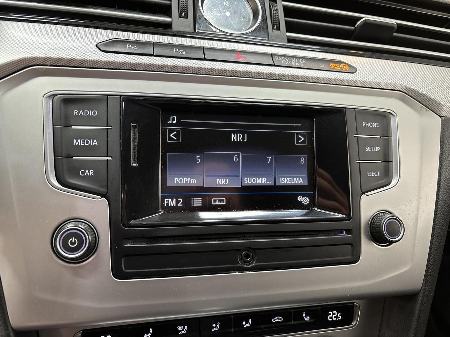 VOLKSWAGEN Passat 2016