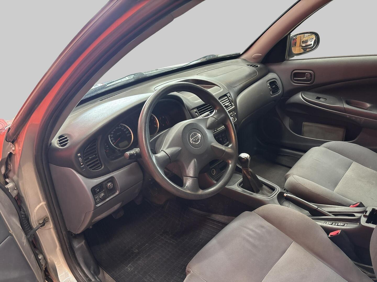 NISSAN Almera 2005