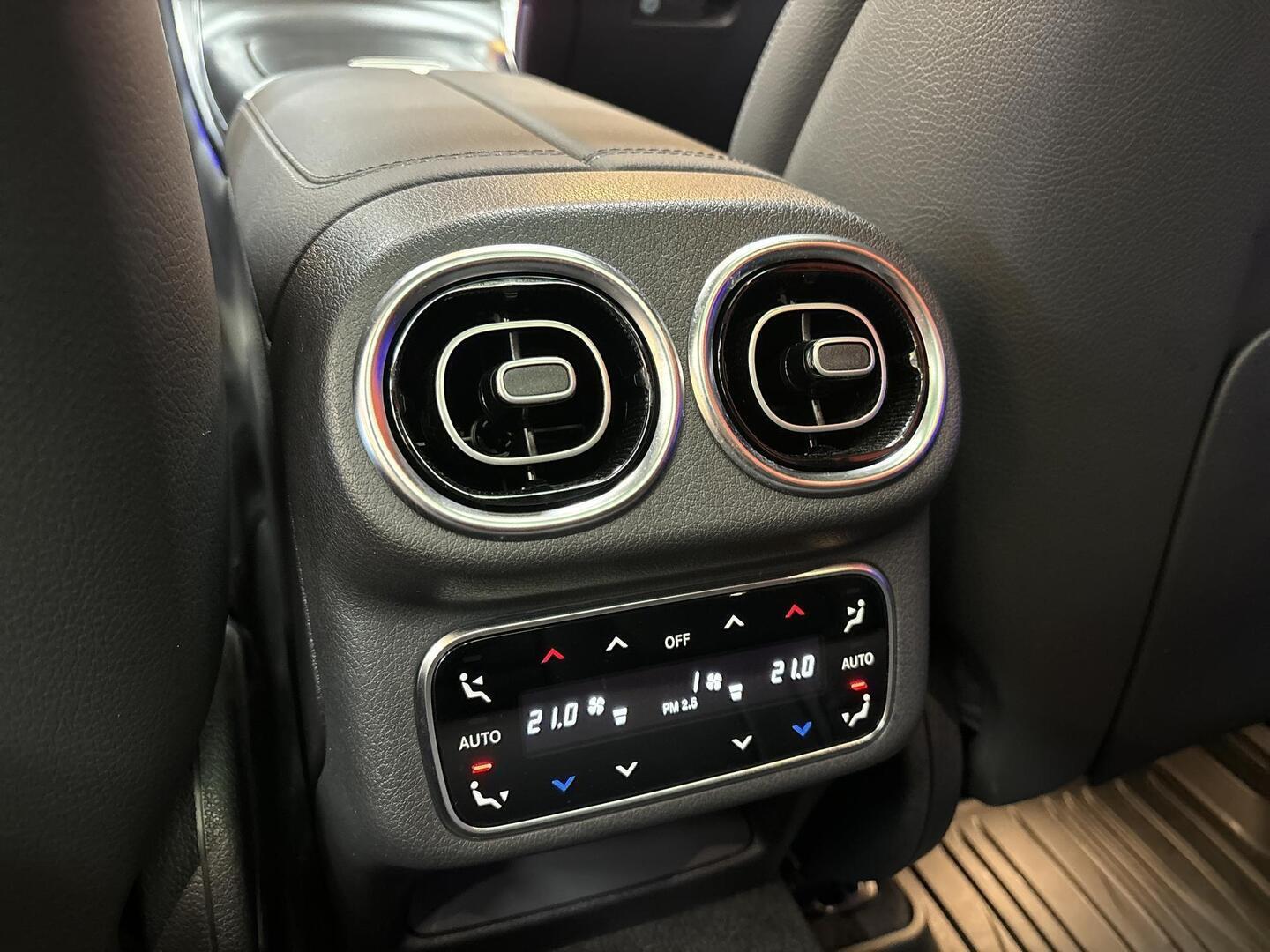 MERCEDES-BENZ GLC 2023
