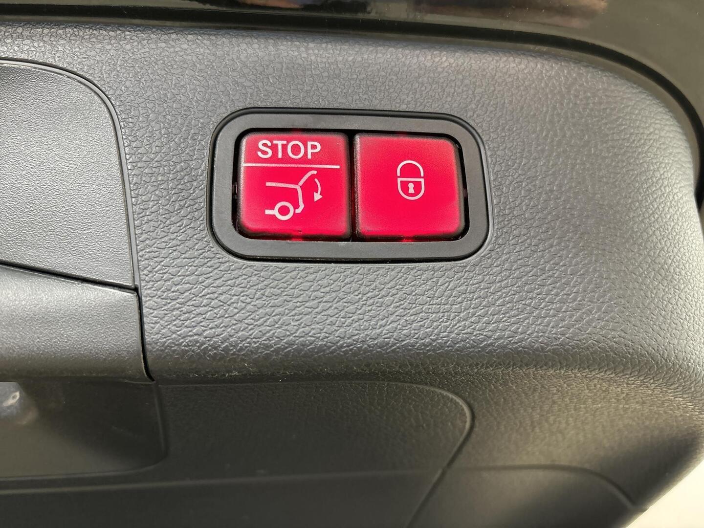 MERCEDES-BENZ EQC 2020