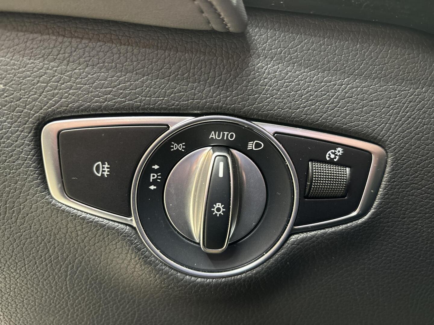 MERCEDES-BENZ EQC 2020