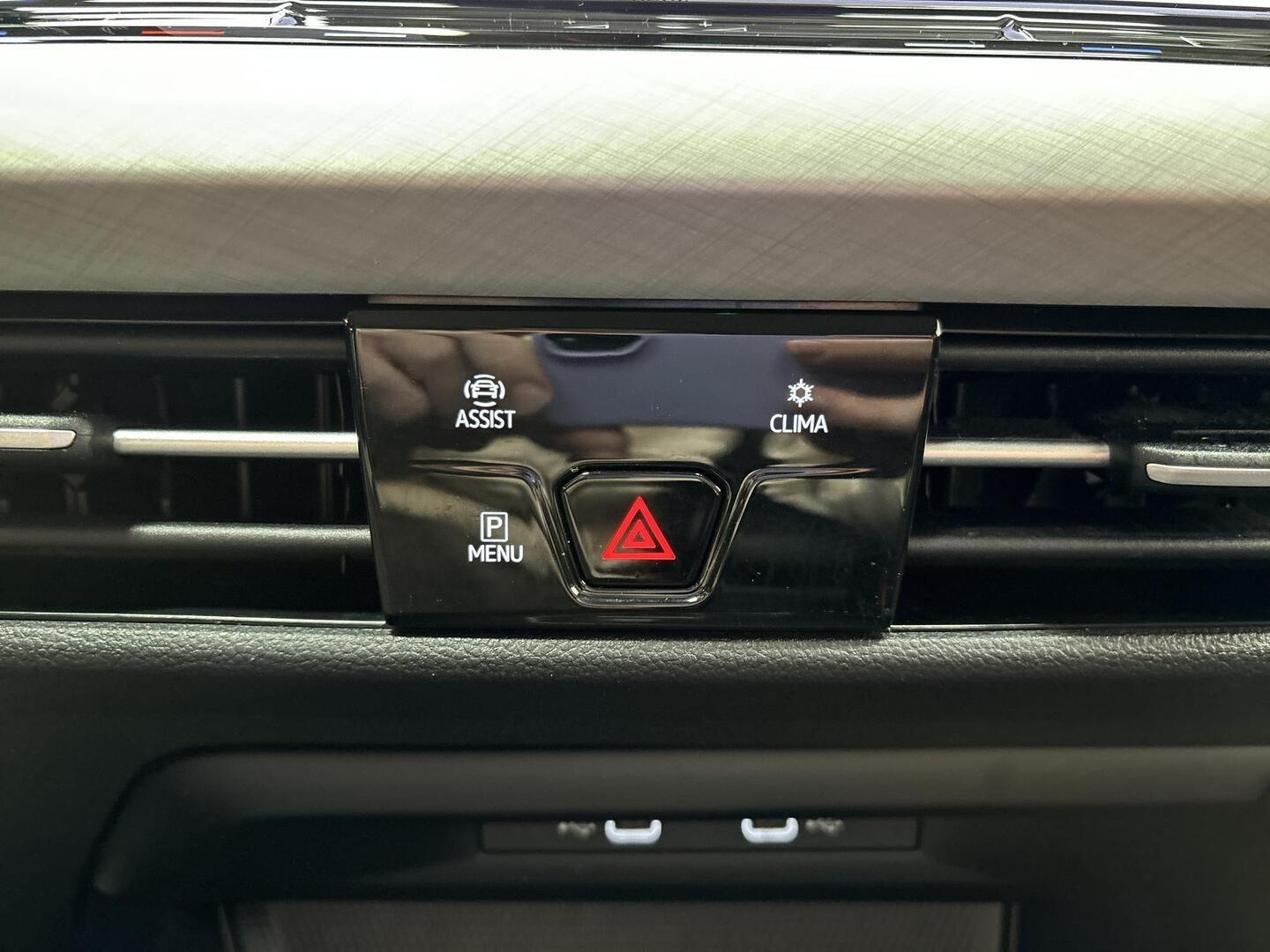 VOLKSWAGEN Golf 2024