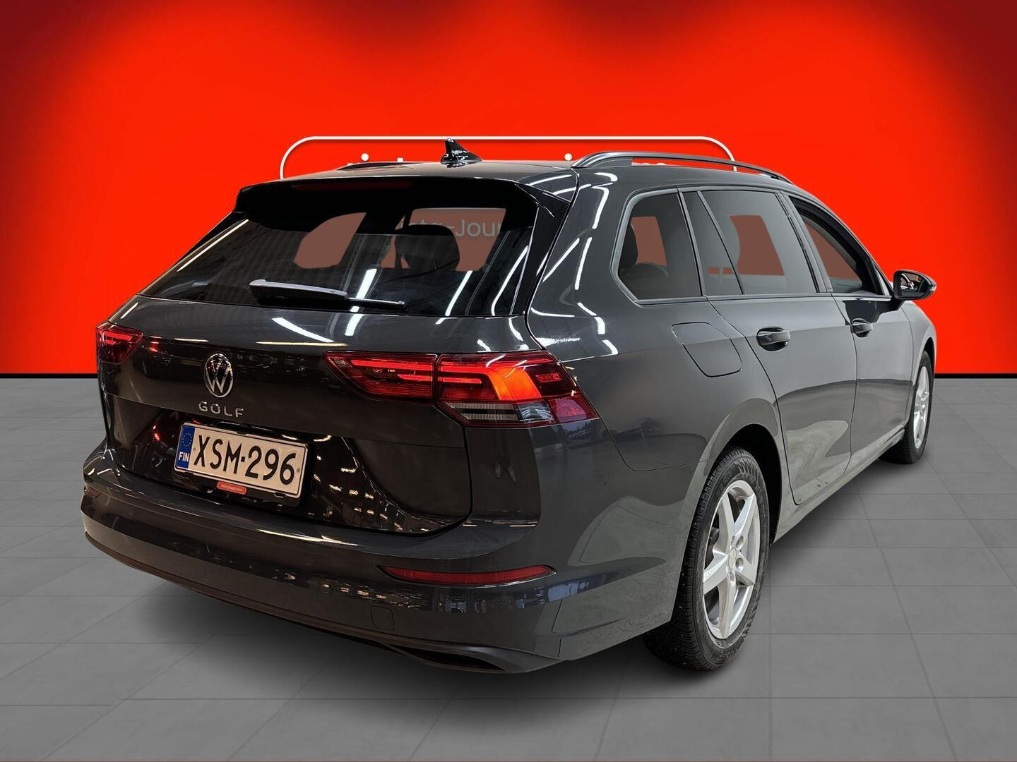 VOLKSWAGEN Golf 2024