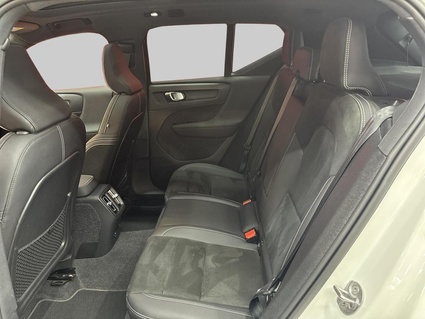 VOLVO XC40 2022
