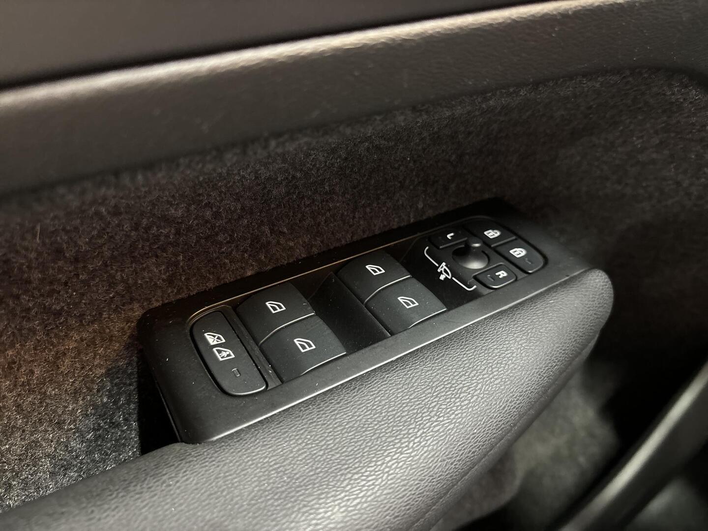 VOLVO XC40 2022