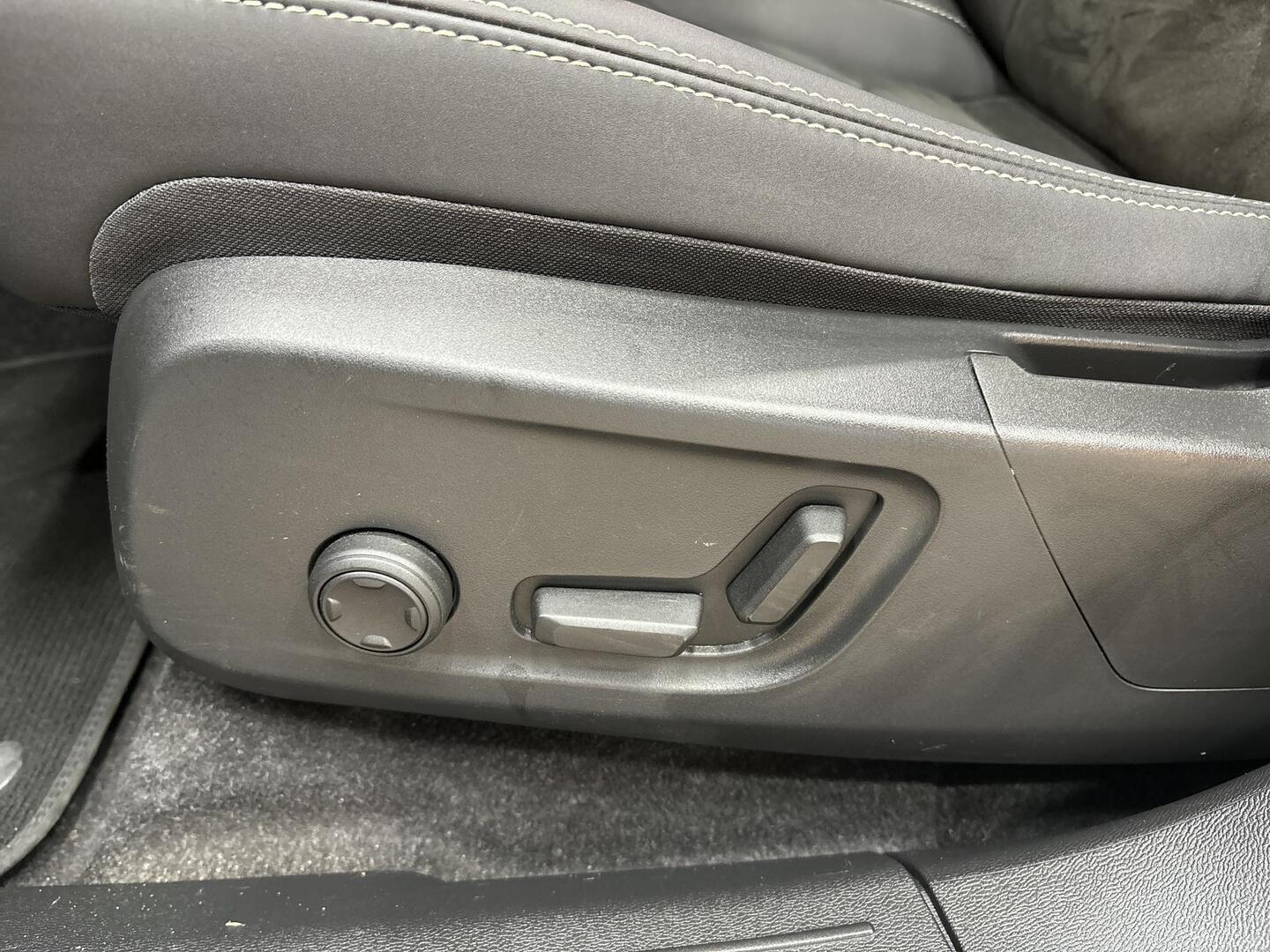 VOLVO XC40 2022
