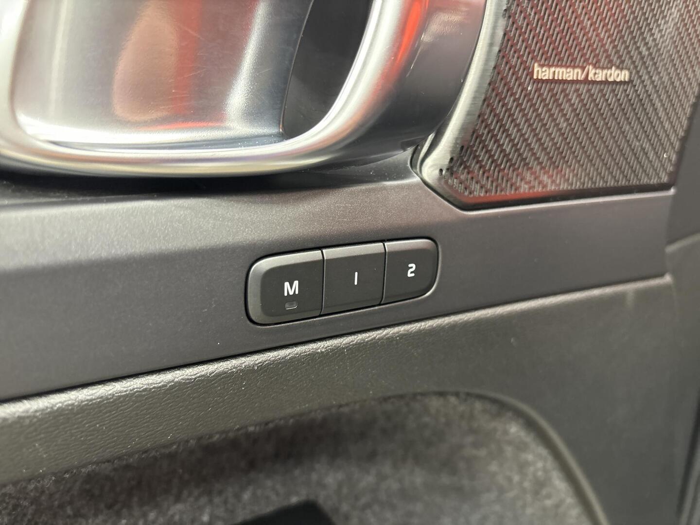 VOLVO XC40 2022