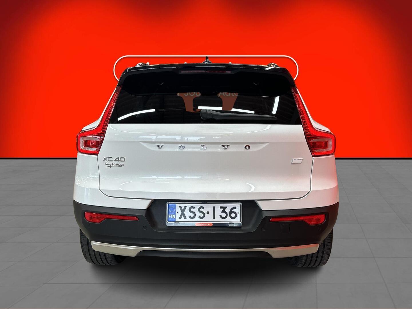 VOLVO XC40 2022