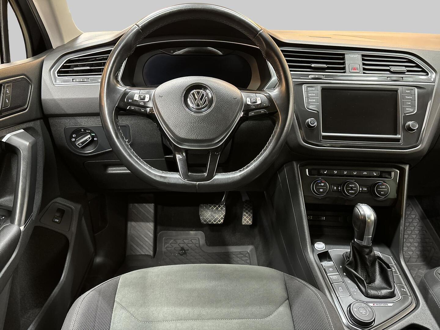 VOLKSWAGEN Tiguan 2017