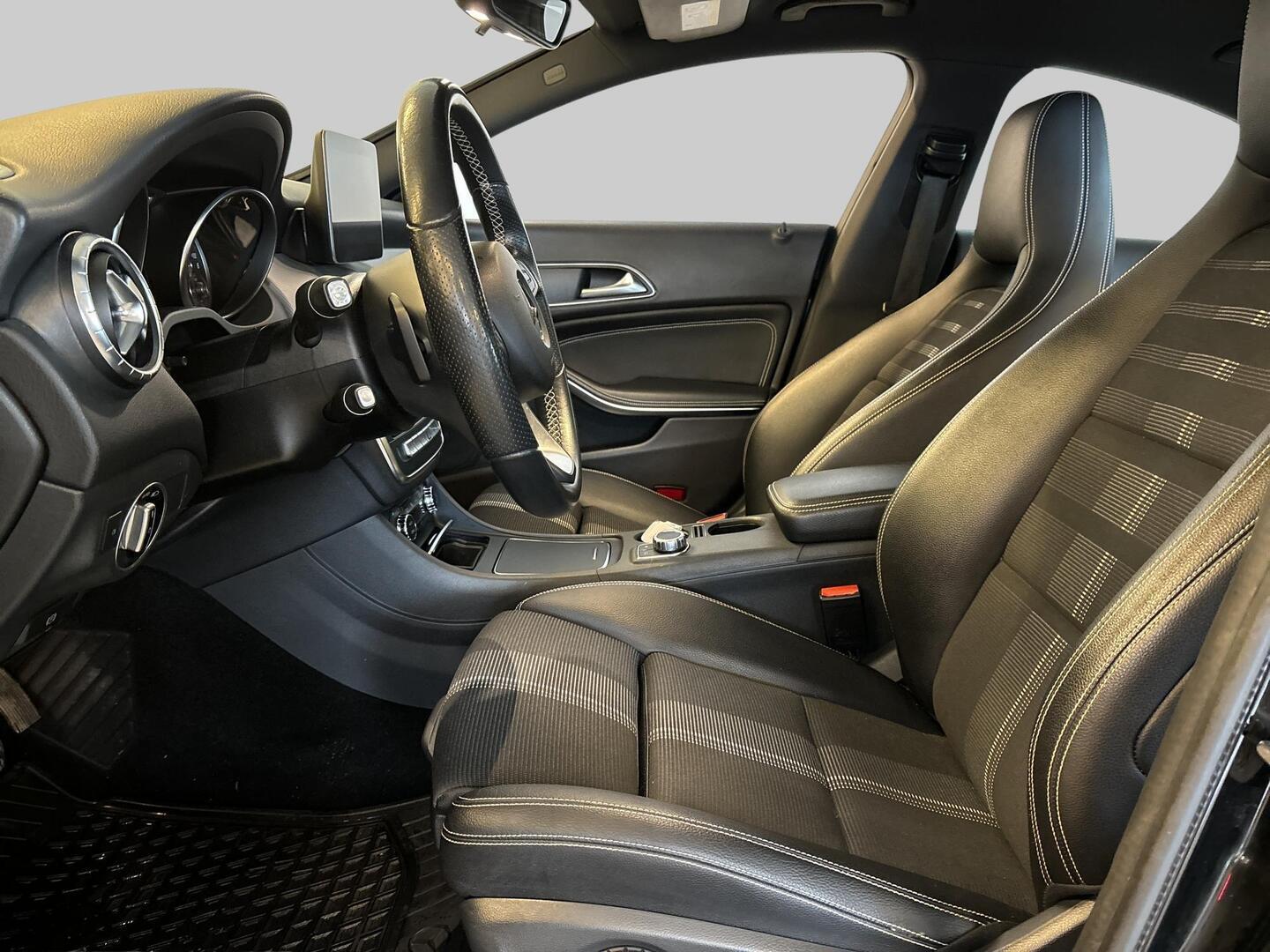 MERCEDES-BENZ CLA 2018