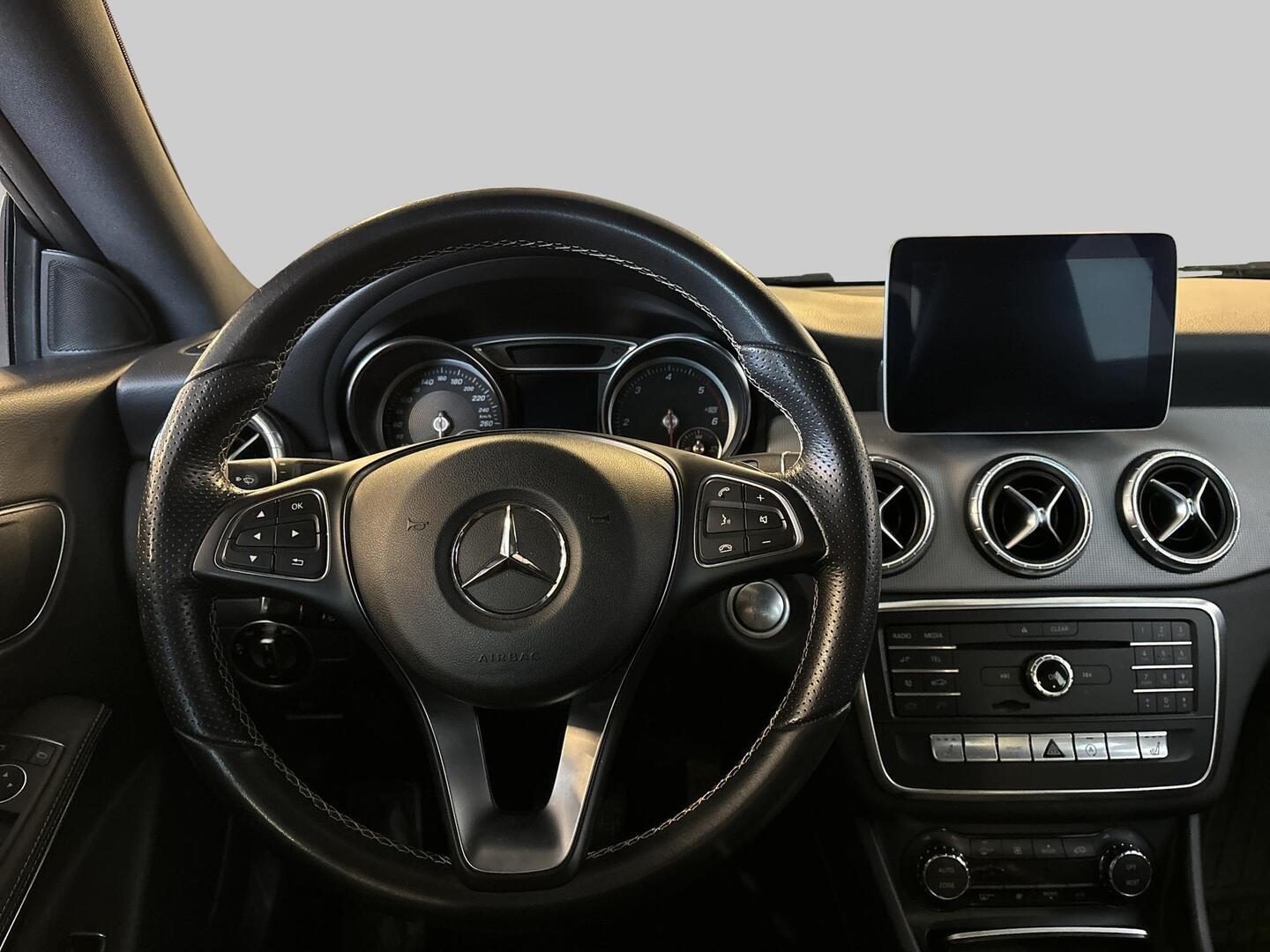 MERCEDES-BENZ CLA 2018