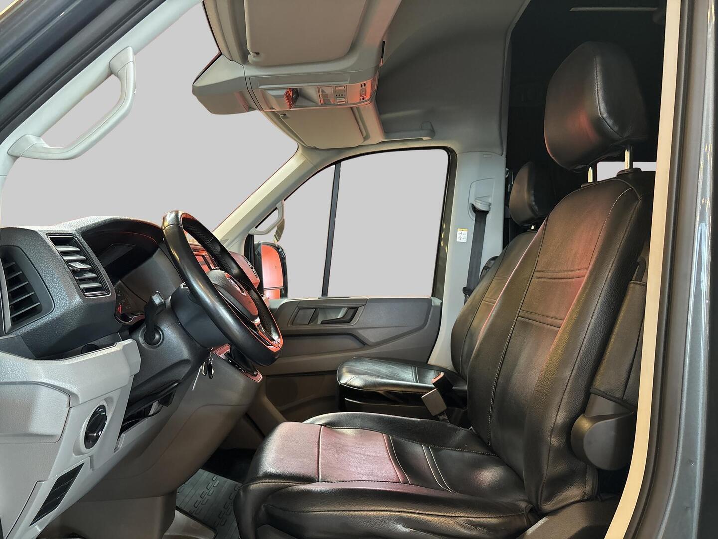VOLKSWAGEN Crafter 2023