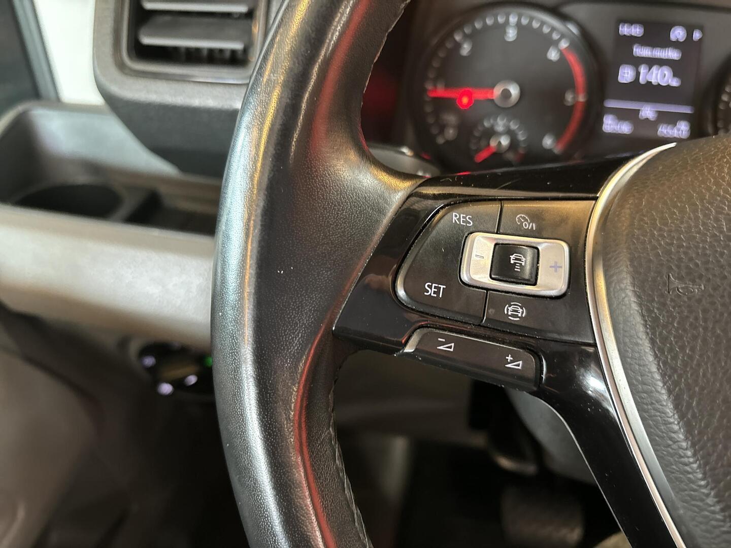 VOLKSWAGEN Crafter 2023