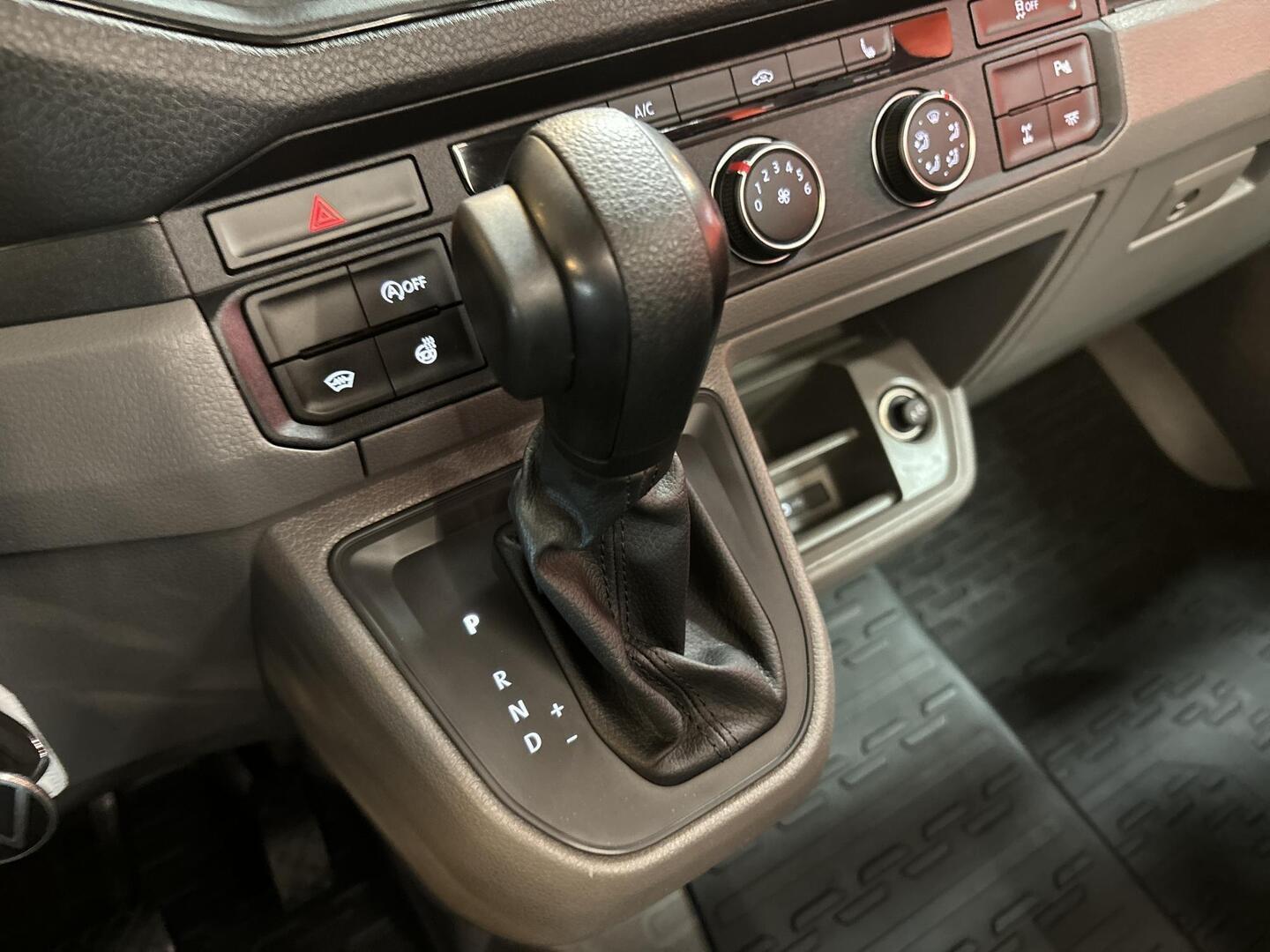 VOLKSWAGEN Crafter 2023
