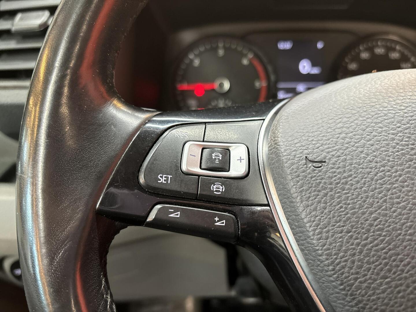VOLKSWAGEN Crafter 2023