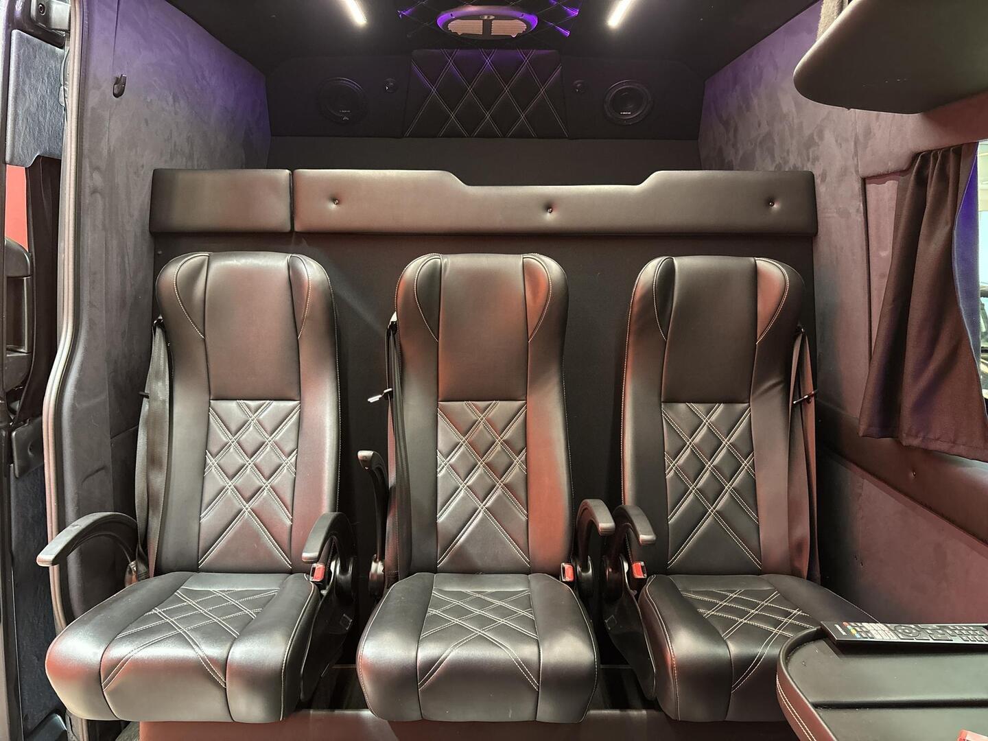 VOLKSWAGEN Crafter 2023