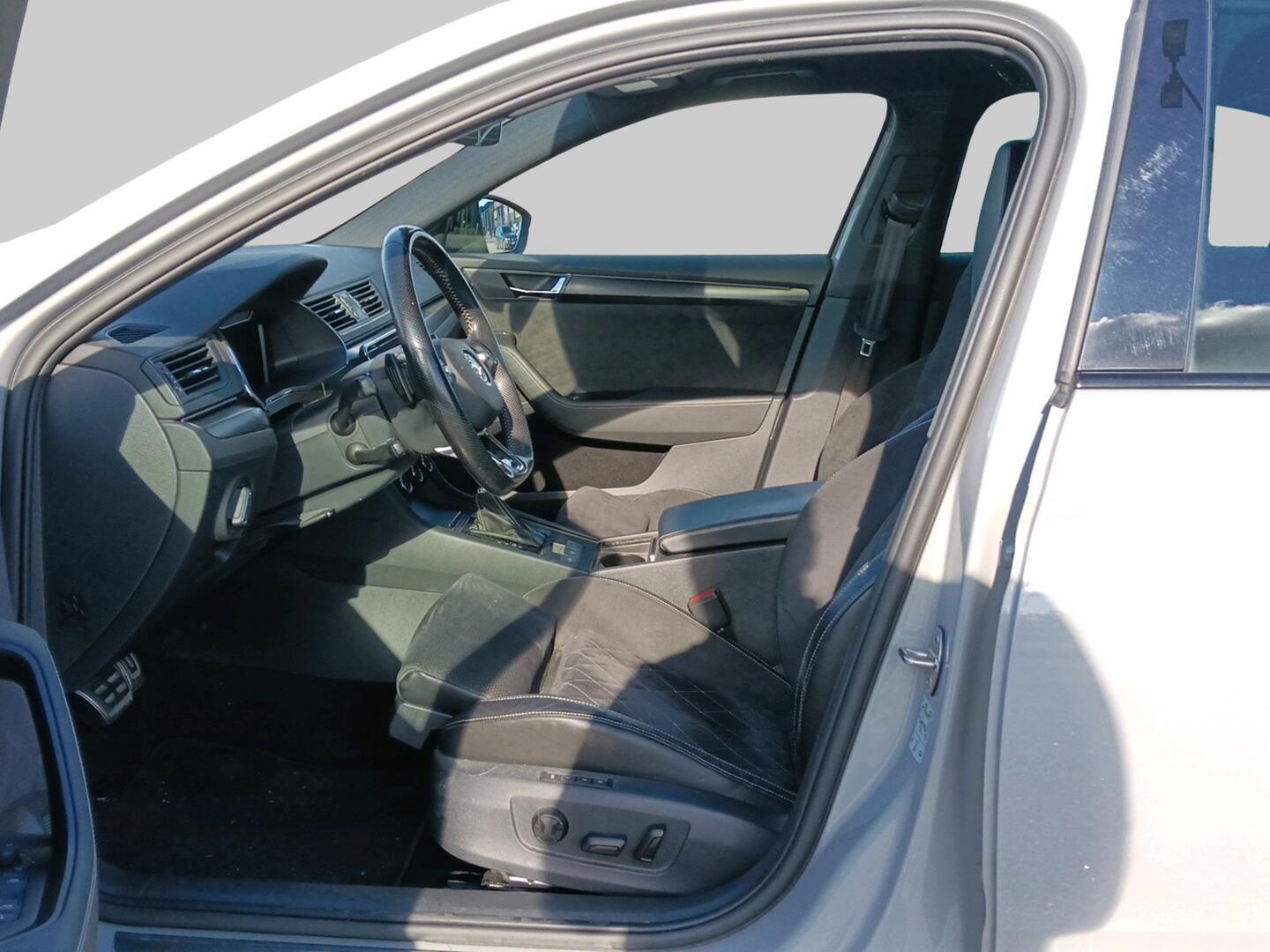 SKODA SUPERB 2021