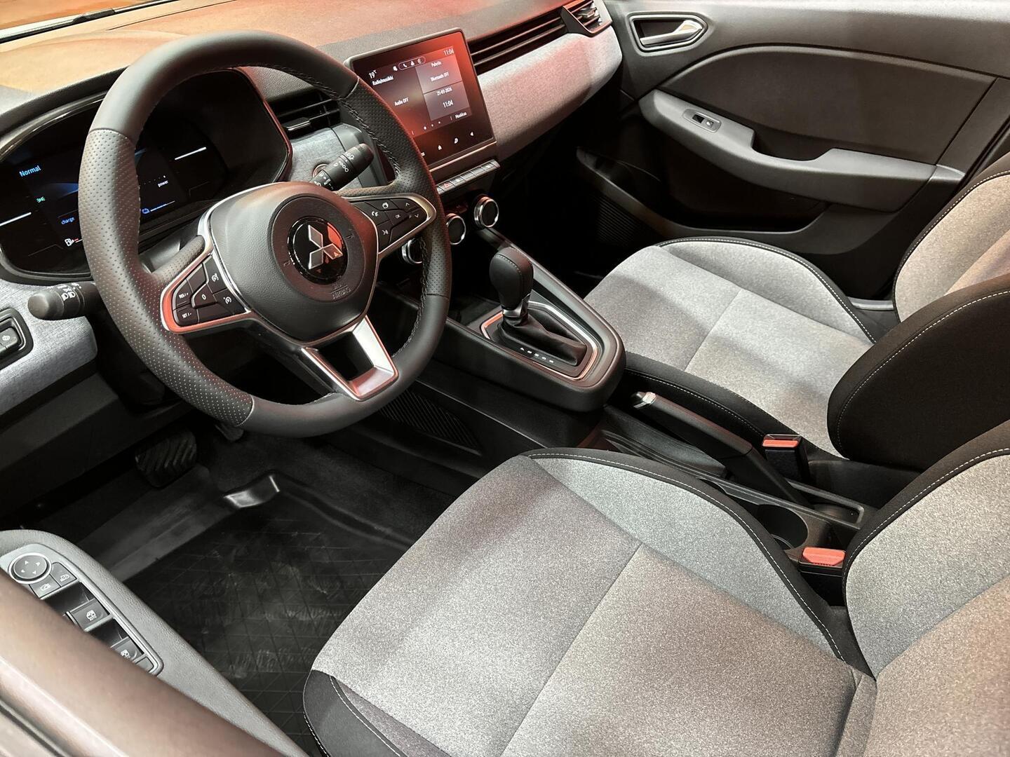 MITSUBISHI Colt 2025