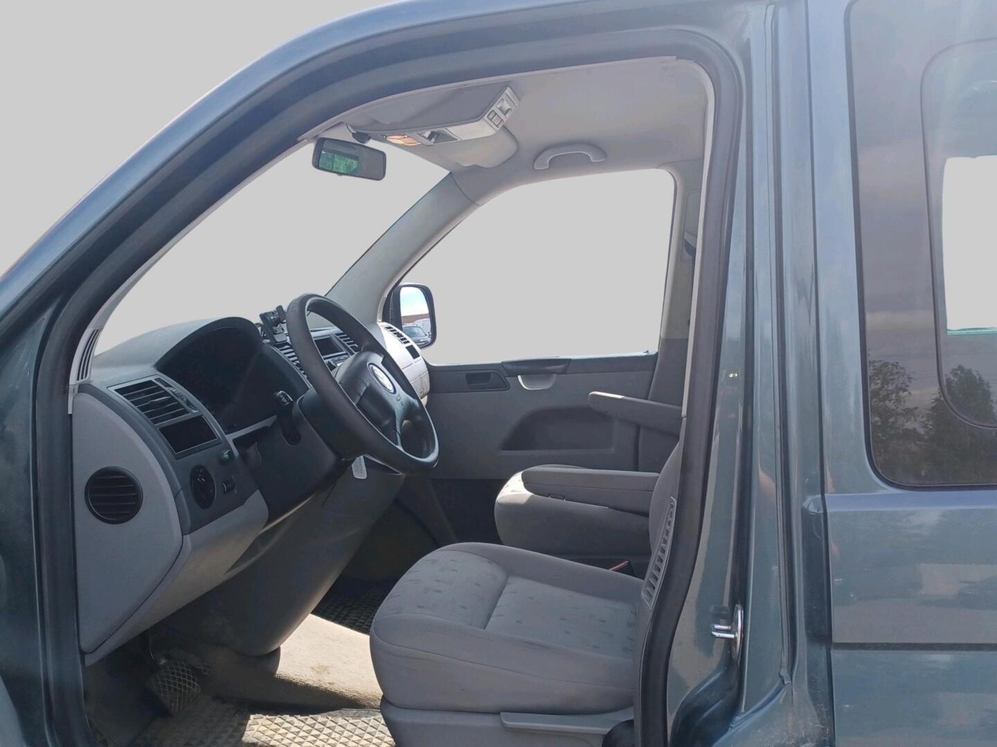 VOLKSWAGEN Caravelle 2006