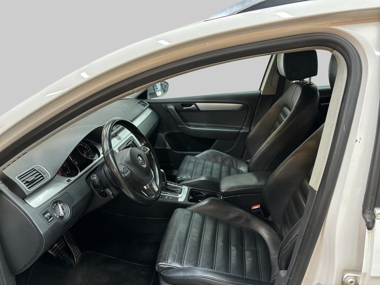 VOLKSWAGEN Passat 2014