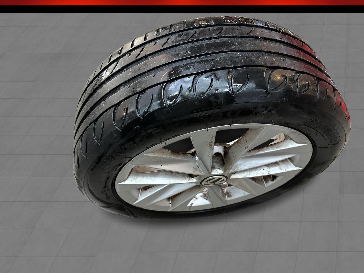 VOLKSWAGEN Passat 2014