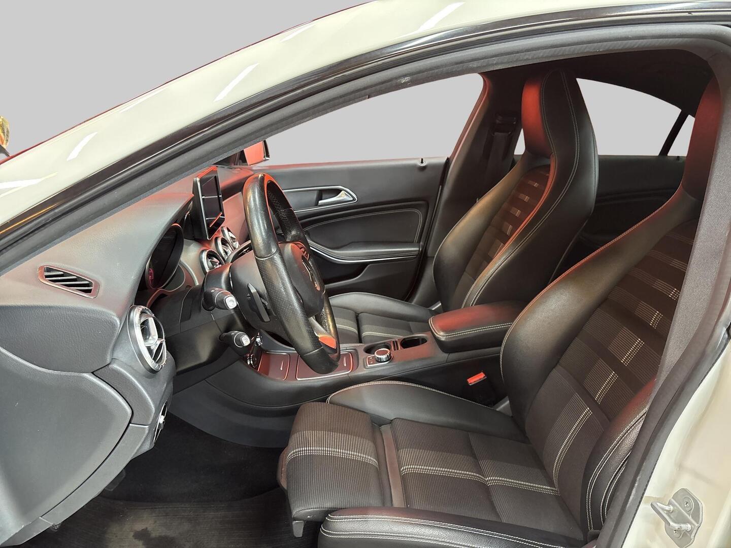 MERCEDES-BENZ CLA 2017