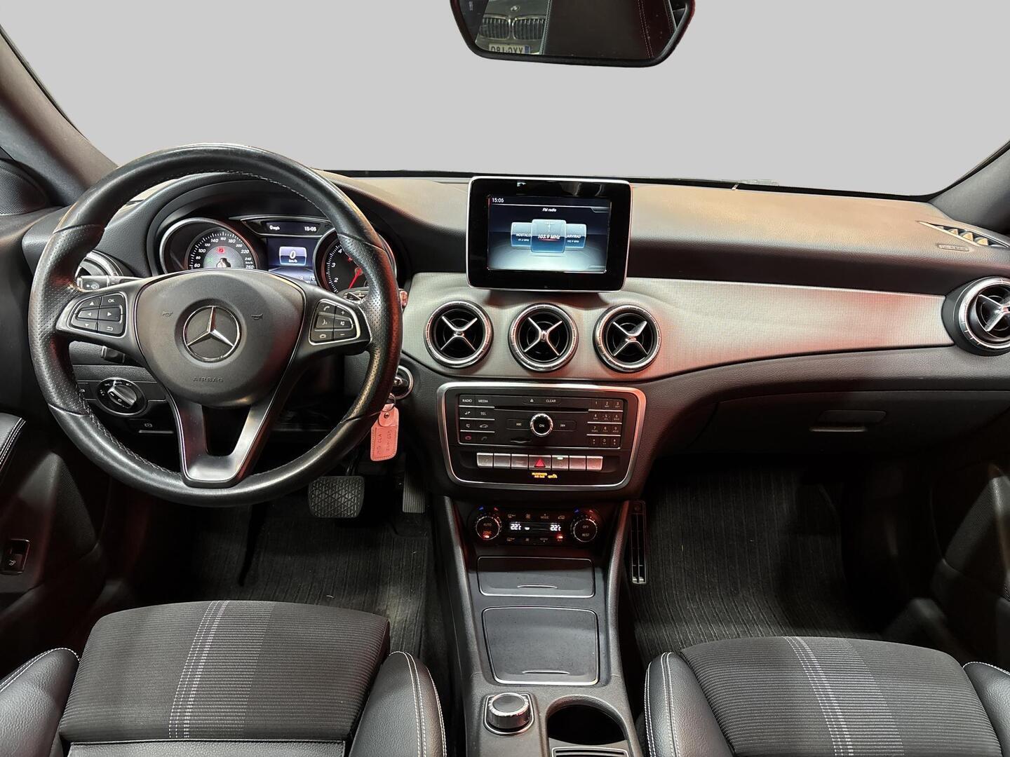 MERCEDES-BENZ CLA 2017