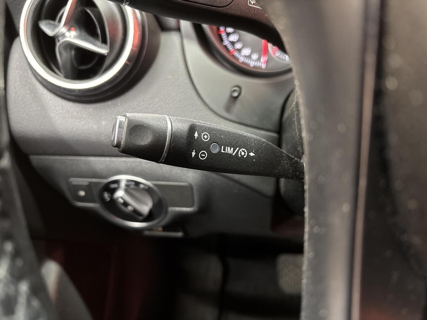 MERCEDES-BENZ CLA 2017