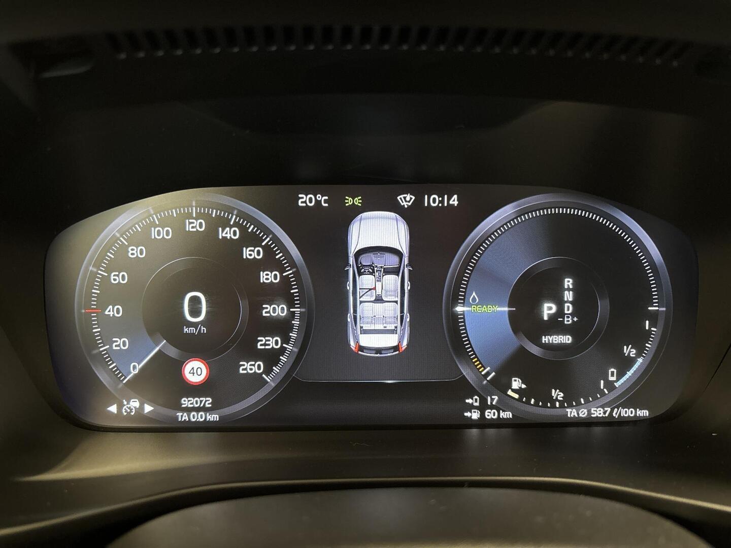 VOLVO XC40 2022