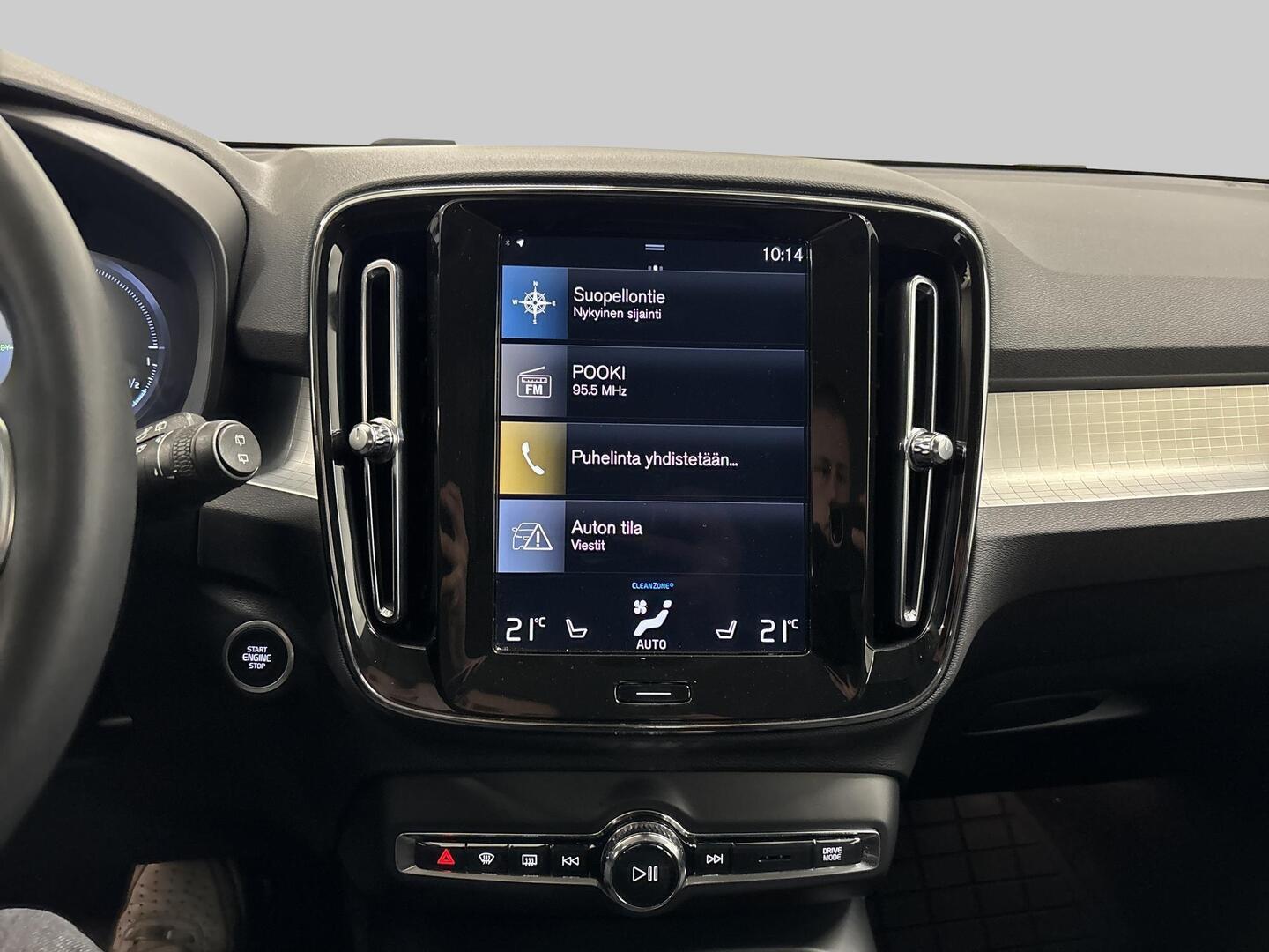 VOLVO XC40 2022