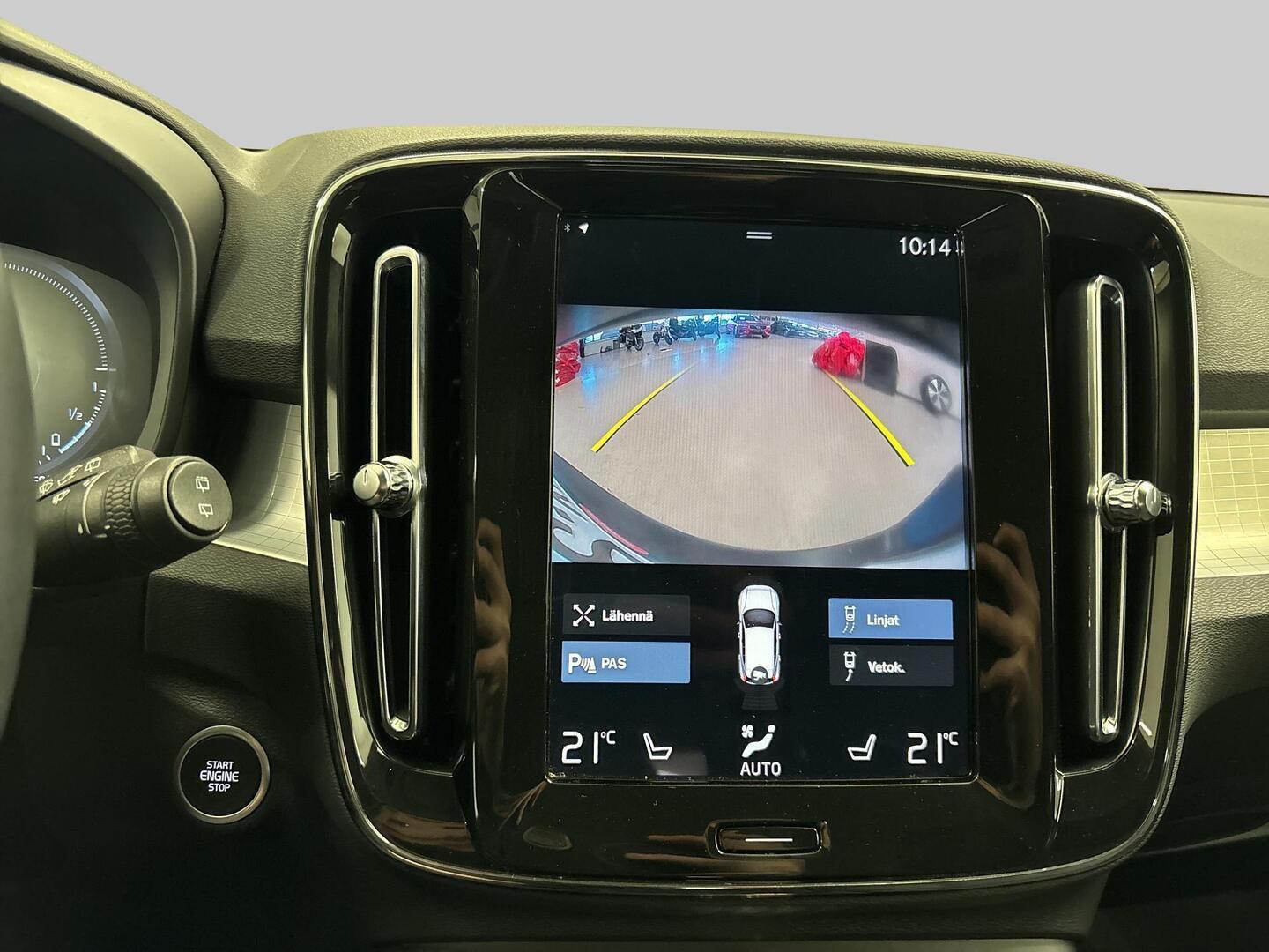 VOLVO XC40 2022