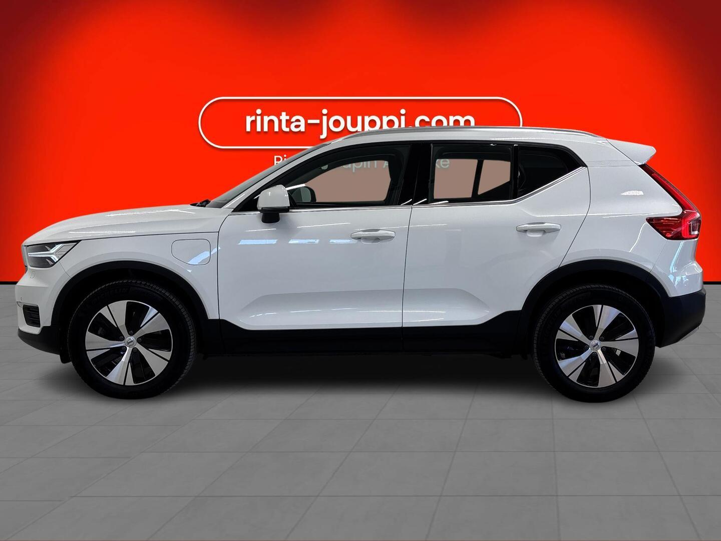 VOLVO XC40 2022
