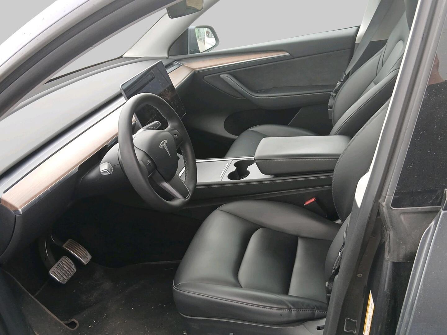 TESLA Model Y 2021