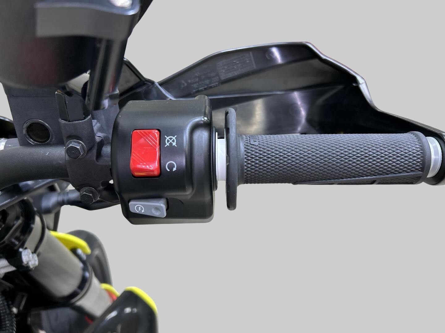 HUSQVARNA 701 2024