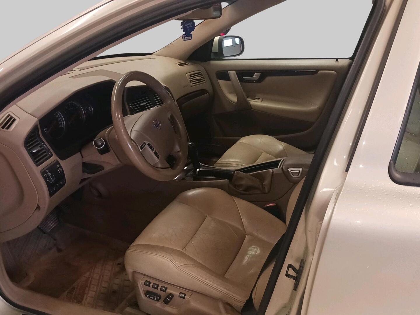 VOLVO V70 2007