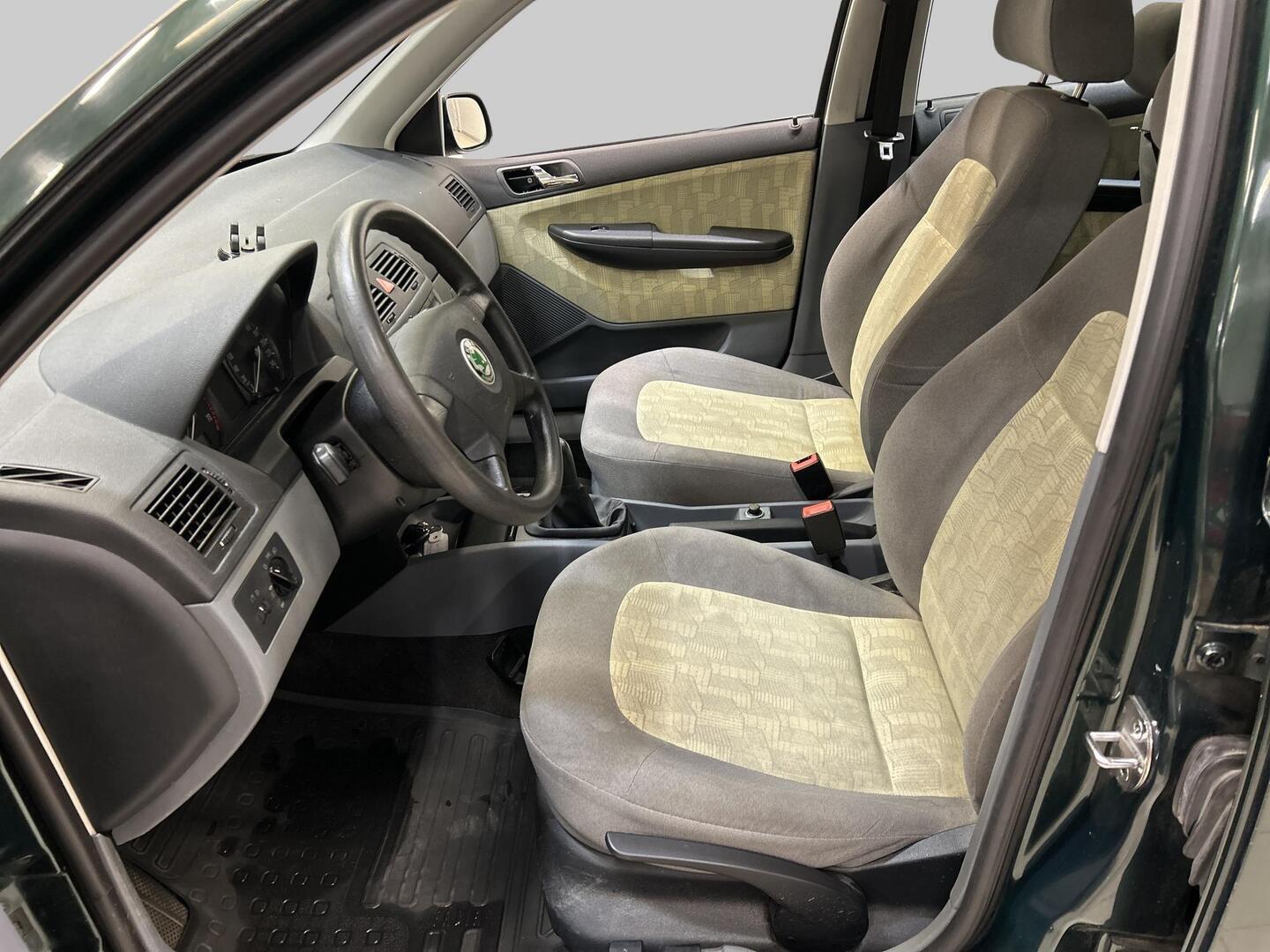 SKODA Fabia 2001