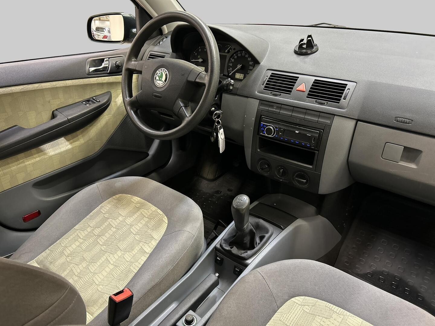 SKODA Fabia 2001