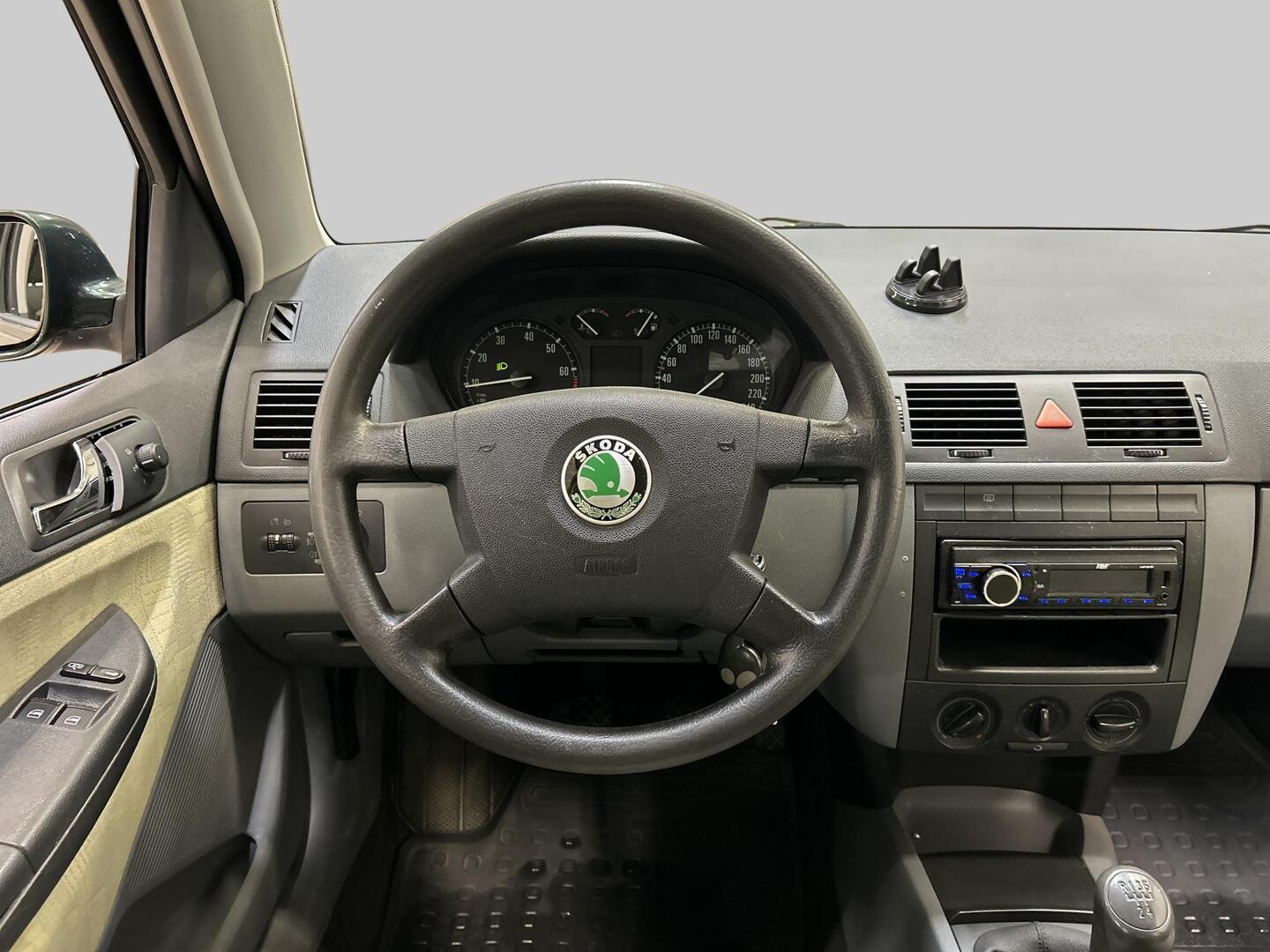 SKODA Fabia 2001
